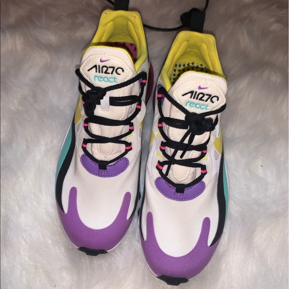 Nike Airmax 270 React - Picture 2 of 4